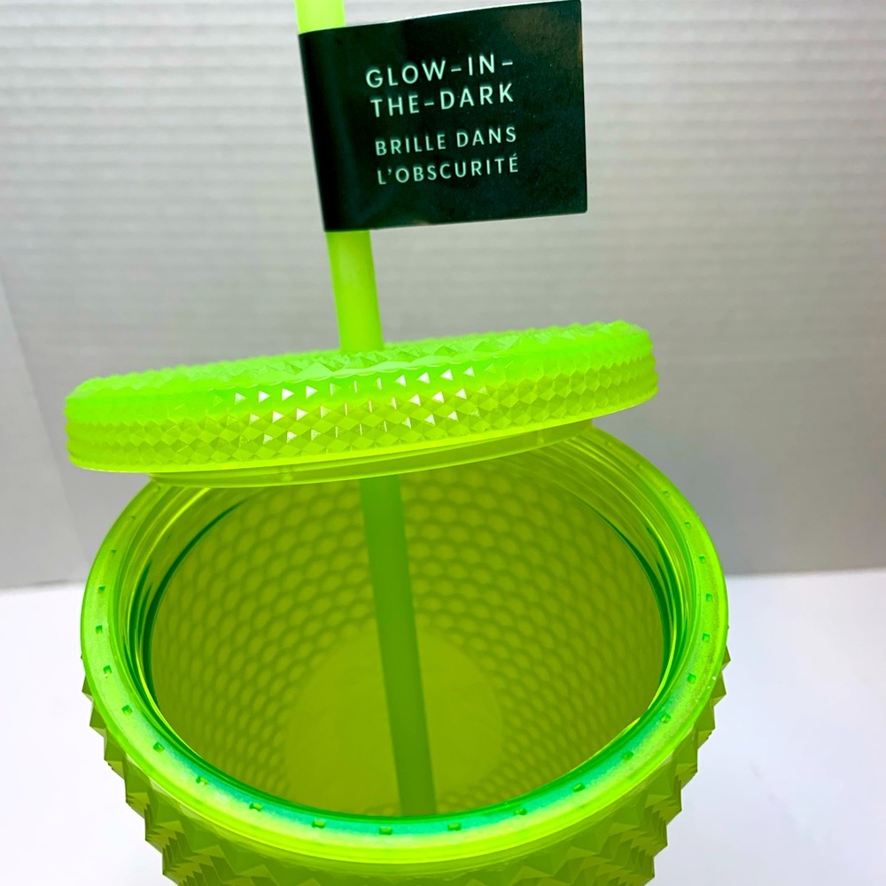 STARBUCKS - 2022 Glow in the Dark / 24 oz Studded Tumbler- New Green Lemongrass. - Picture 2 of 5